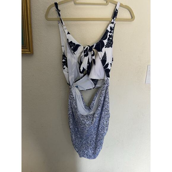 Lands' End Women's Long Wrap Monokini High Leg One Piece Swimsuit - Picture 4 of 5